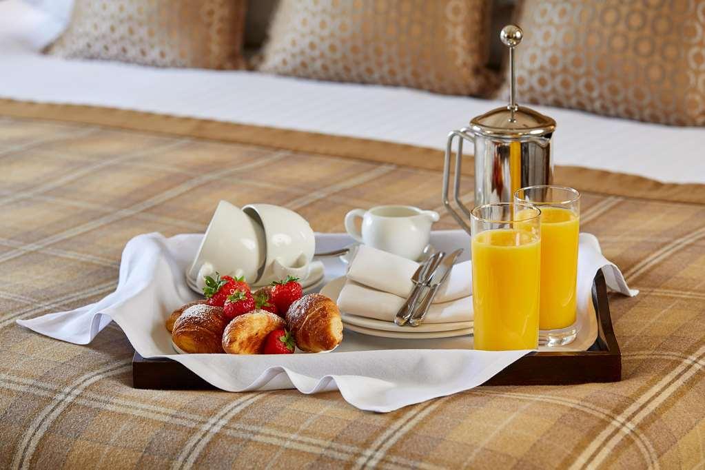 Macdonald Hill Valley Hotel, Spa & Golf Resort Whitchurch  Szoba fotó